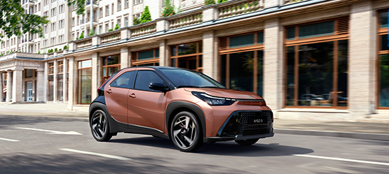 Toyota-Aygo-X-Hybrid-glimlach
