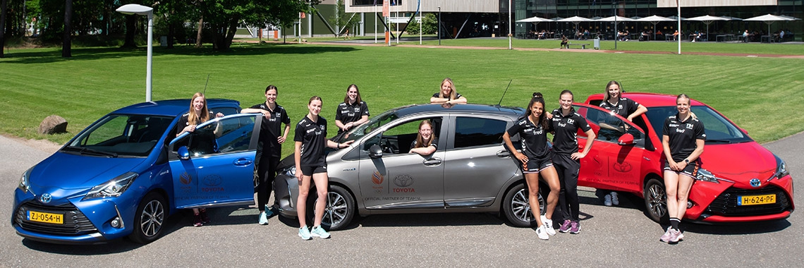 6 Toyota's voor Oranje Handbaldames