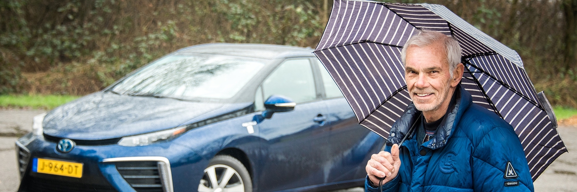 Jos koos voor de Toyota Mirai op waterstof